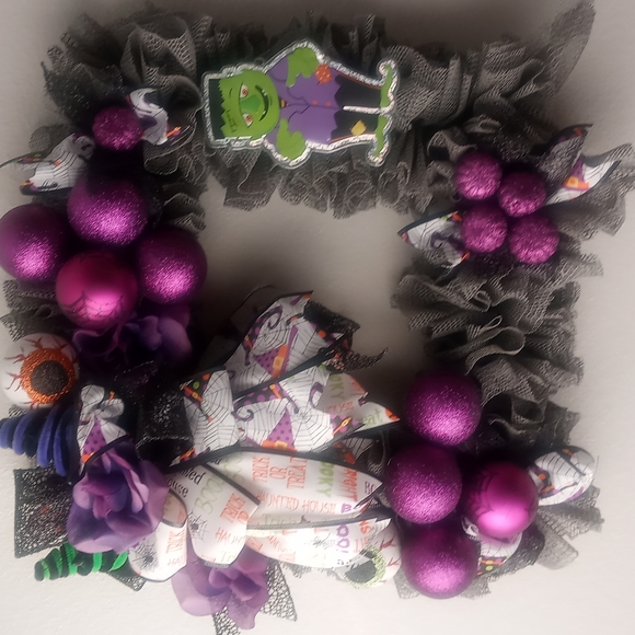 Halloween Square Wreath - Picture 2 of 5